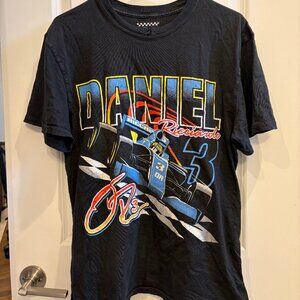 Unisex Daniel Ricciardo F1 retro-style graphic tee
